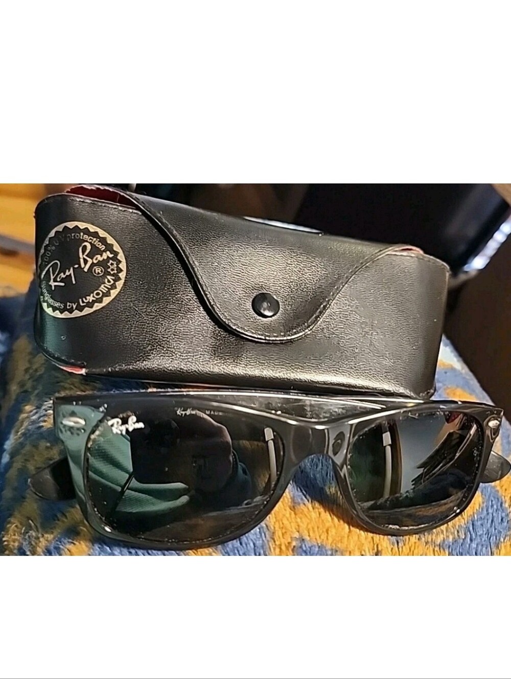 Ray-Ban Men’s Black Frame Sunglasses with Dark Green Lenses